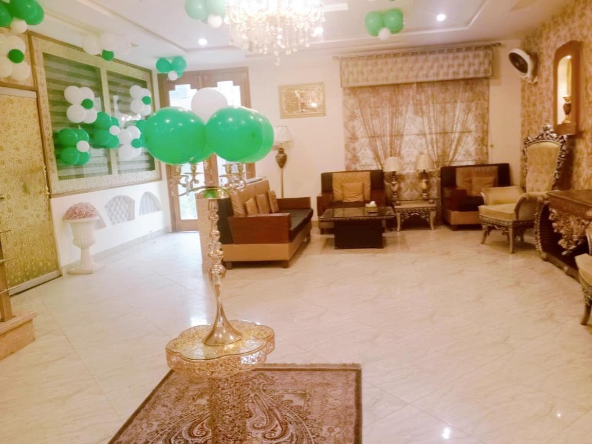 Hotel S.R. Lounge Мултан Екстериор снимка