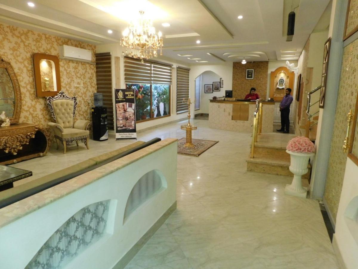 Hotel S.R. Lounge Мултан Екстериор снимка