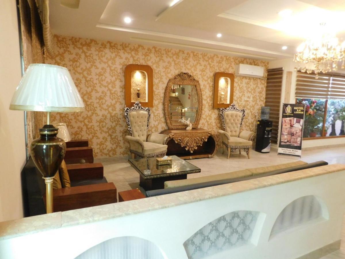 Hotel S.R. Lounge Мултан Екстериор снимка