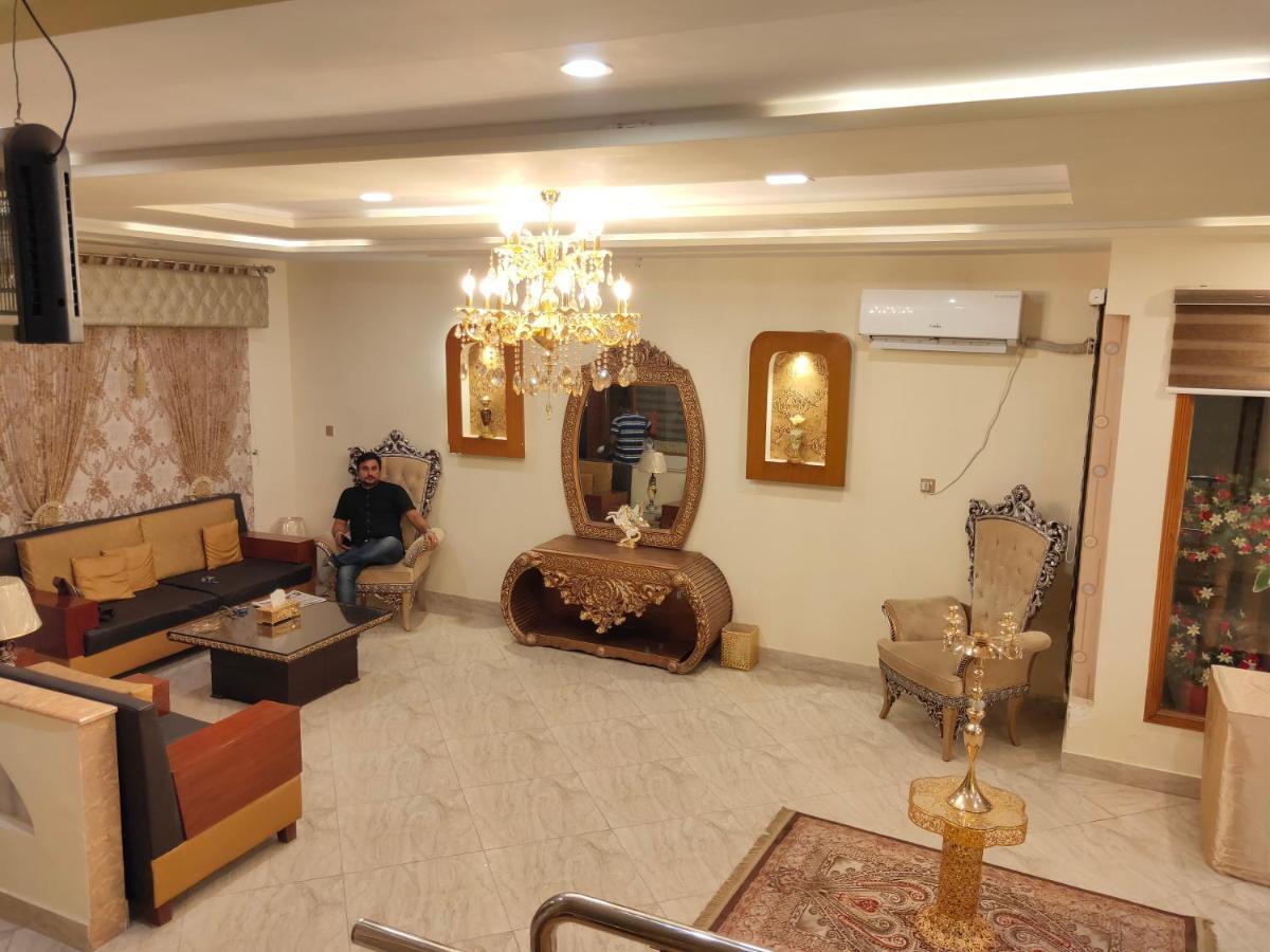 Hotel S.R. Lounge Мултан Екстериор снимка