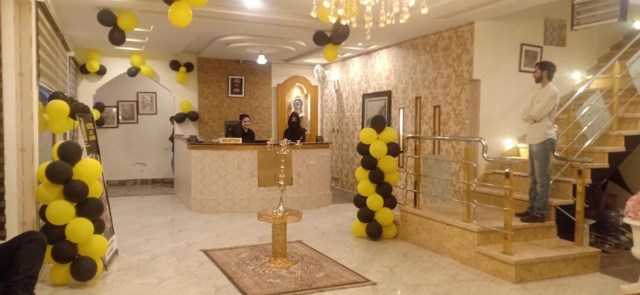 Hotel S.R. Lounge Мултан Екстериор снимка