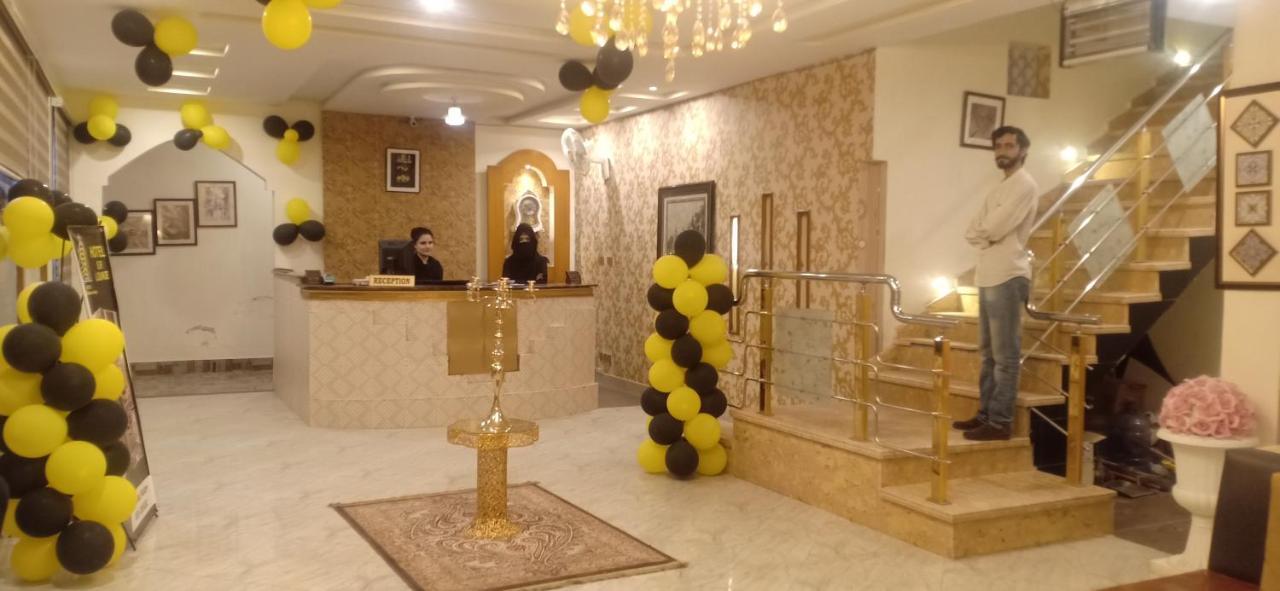 Hotel S.R. Lounge Мултан Екстериор снимка