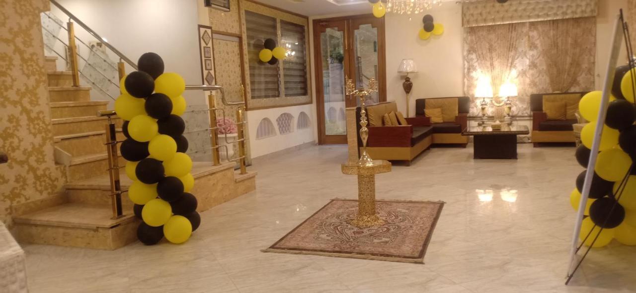 Hotel S.R. Lounge Мултан Екстериор снимка