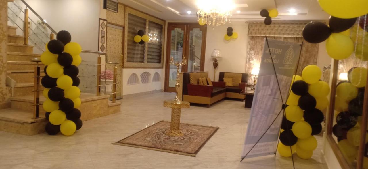 Hotel S.R. Lounge Мултан Екстериор снимка